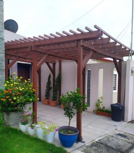 Pérgola de madera plástica