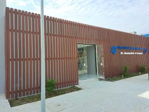 Recubrimiento de paredes exteriores de madera plástica