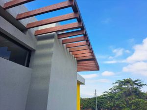 Pérgola flotante de madera plástica